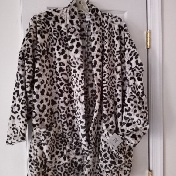 NWT NATORI Plush Animal Print Jacket LARGE - Picture 2 of 4